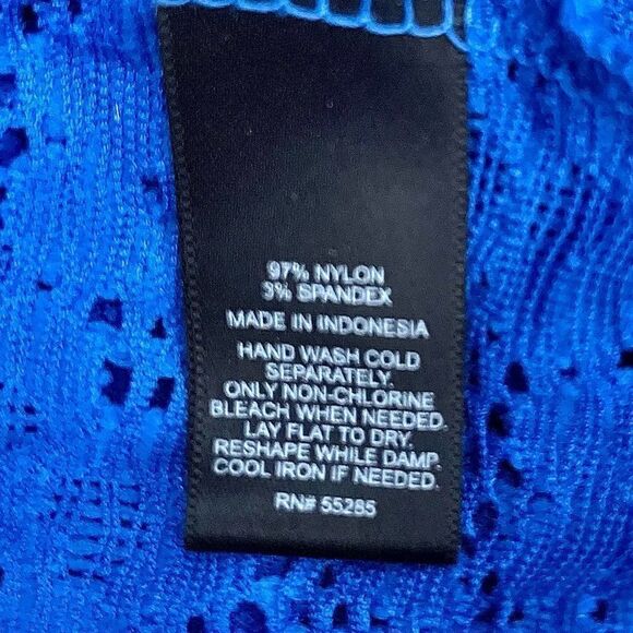 Express Blue Lace Cropped Tee - Picture 7 of 7